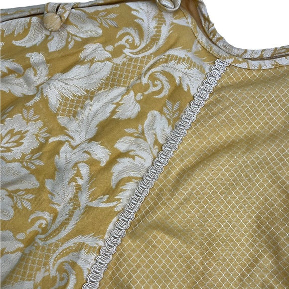 Christmas Tree Skirt Button Gold Tassels Braid Victorian Style Elegant 50 in - Picture 6 of 6